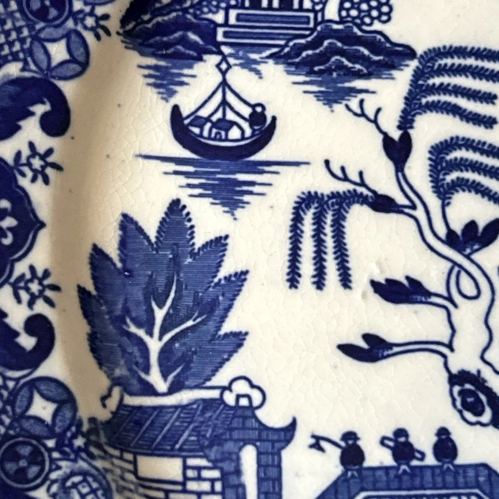 Vintage Antique Japan Blue Willow 9.25